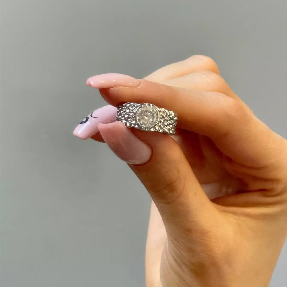 New Styles925 Silver Twist Round Cut Sapphire Ring - Picture 7 of 9
